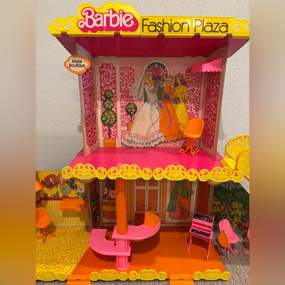 SOLD 1975 Barbie Fashion Plaza Mattel Playset, With Box, Missing Accessories - Picture 2 of 16